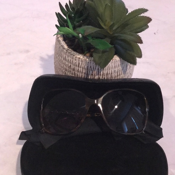 Chanel sunglasses like new! - Picture 6 of 8